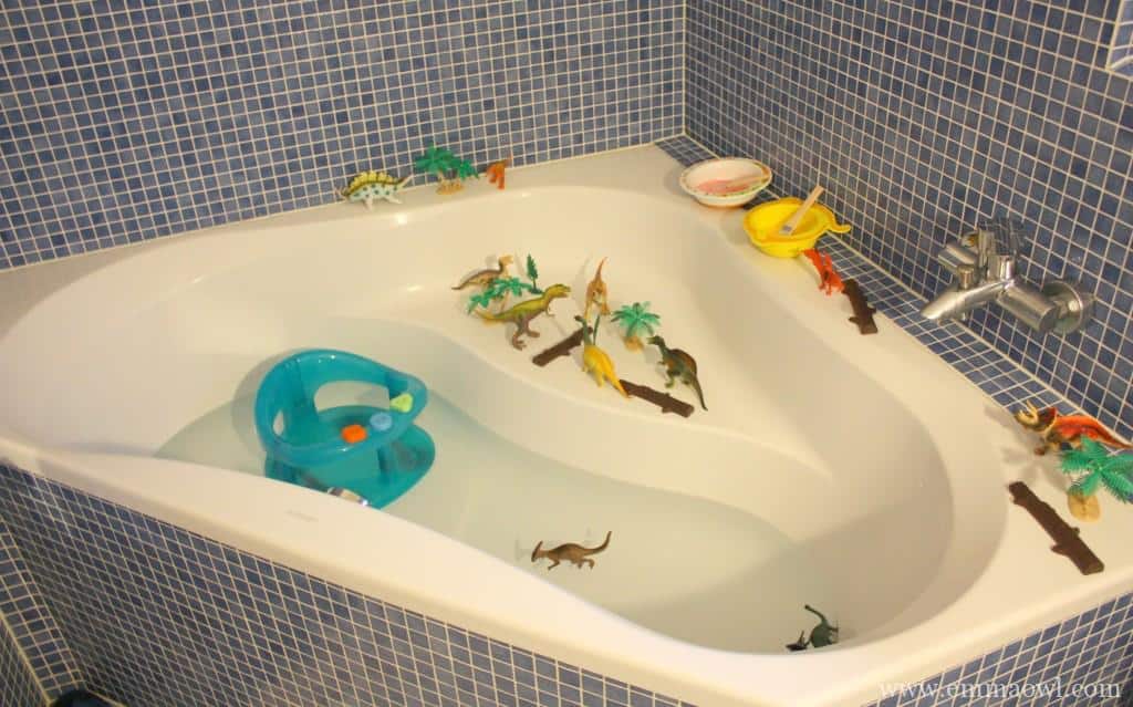 Bath with Dinosaurs and Paint. Children bath time fun